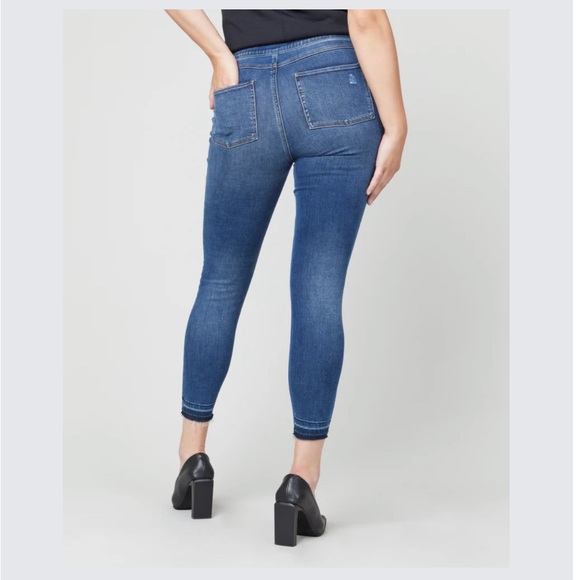 SPANX / DISTRESSED ANKLE SKINNY JEANS / SZ M / MEDIUM WASH / #20203R - Picture 2 of 10